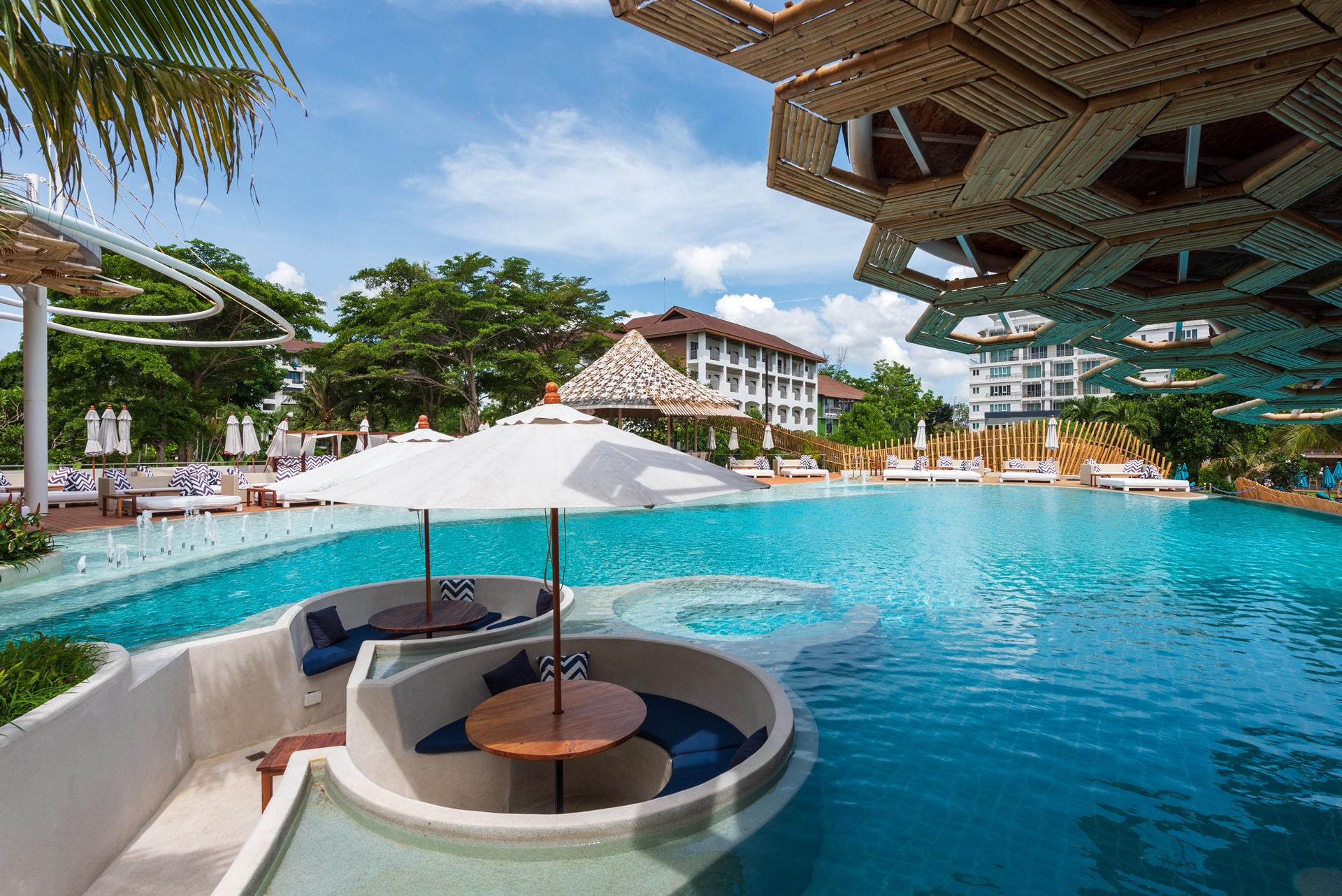 ALEXA BEACH PATTAYA - Pinnacle Grand Jomtien Resort